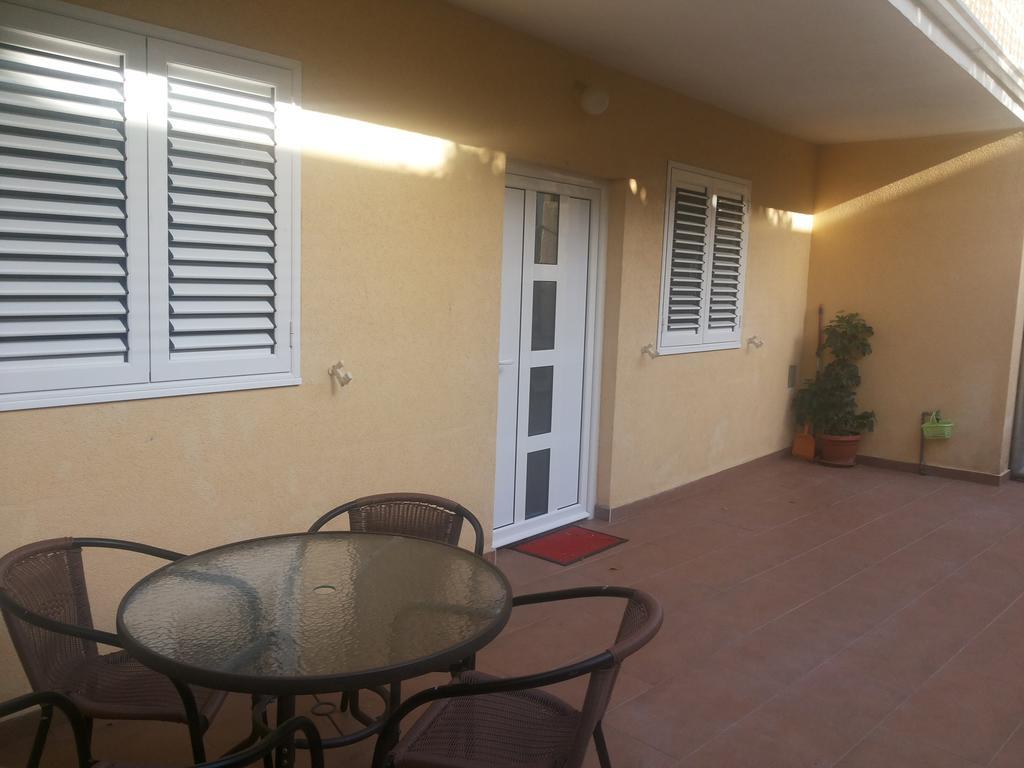 Apartments Vila Andja Sveti Stefan Rum bild